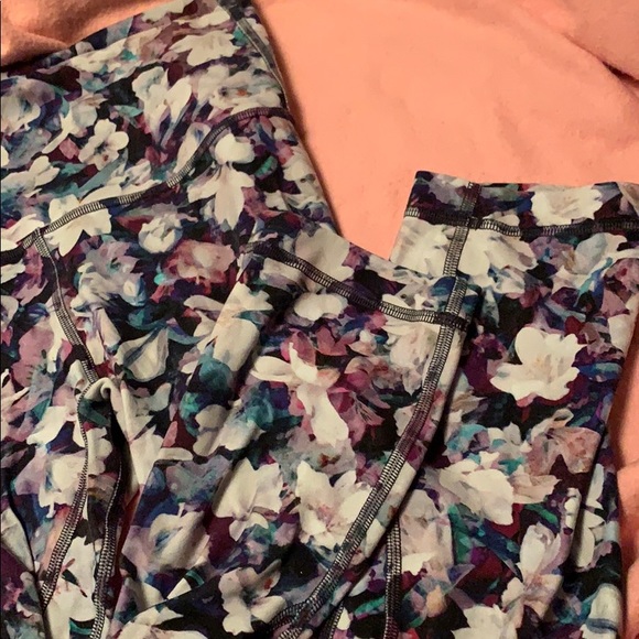 Lululemon Sports Bra + Leggings Set - Picture 6 of 7